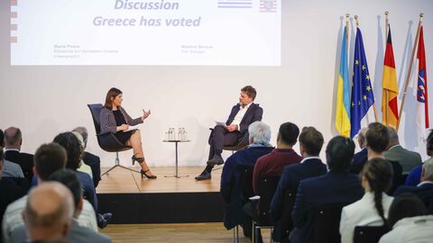 Markus Becker, DER SPIEGEL, im Gespräch mit EU-Korrespondentin Maria Psara zu den Auswirkungen der Wahl Markus Becker, DER SPIEGEL, im Gespräch mit EU-Korrespondentin Maria Psara zu den Auswirkungen der Wahl